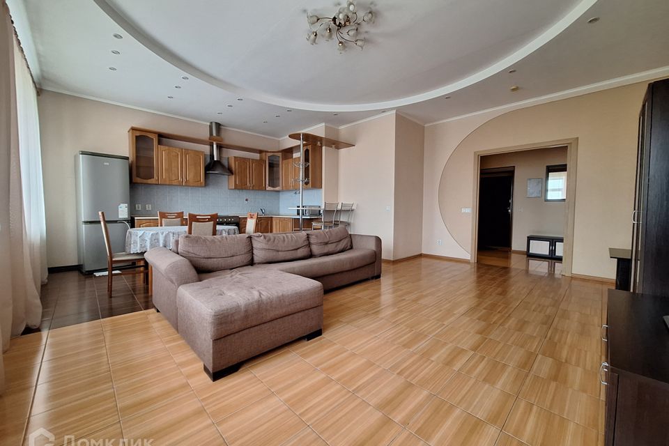 Сдаётся 3-комнатная квартира, 105.8 м²