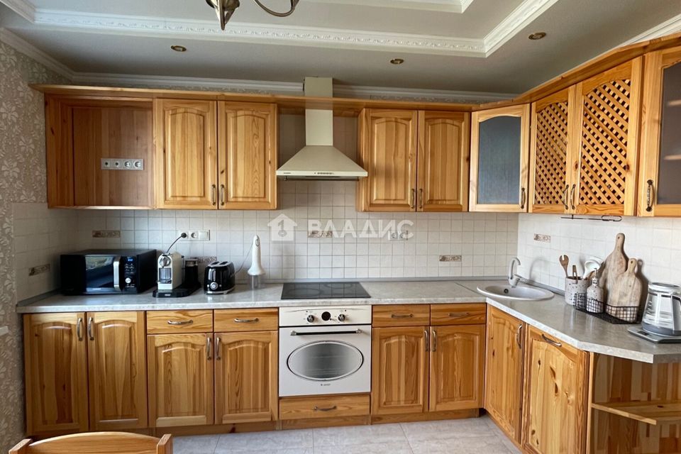 Продаётся 3-комнатная квартира, 98 м²