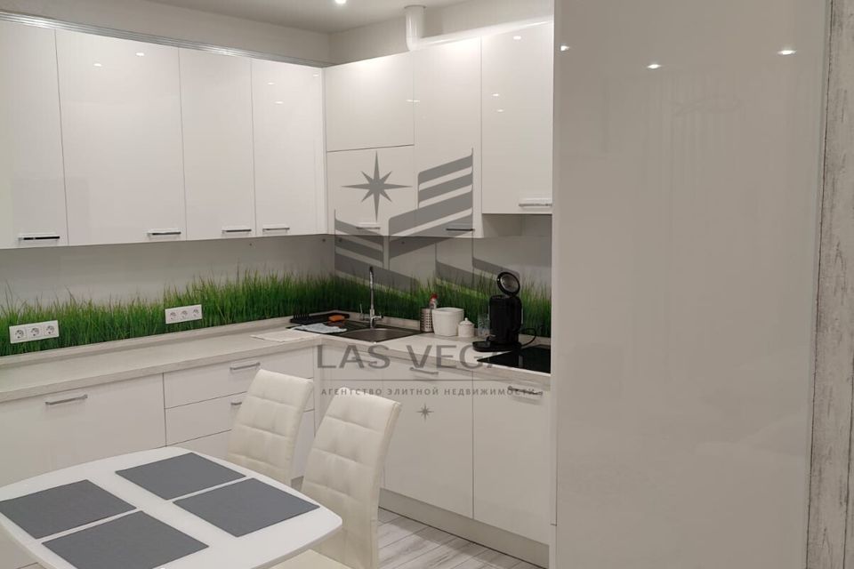 Сдаётся 3-комнатная квартира, 90 м²
