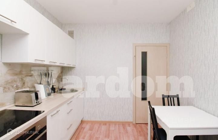 Продаётся 1-комнатная квартира, 43 м²