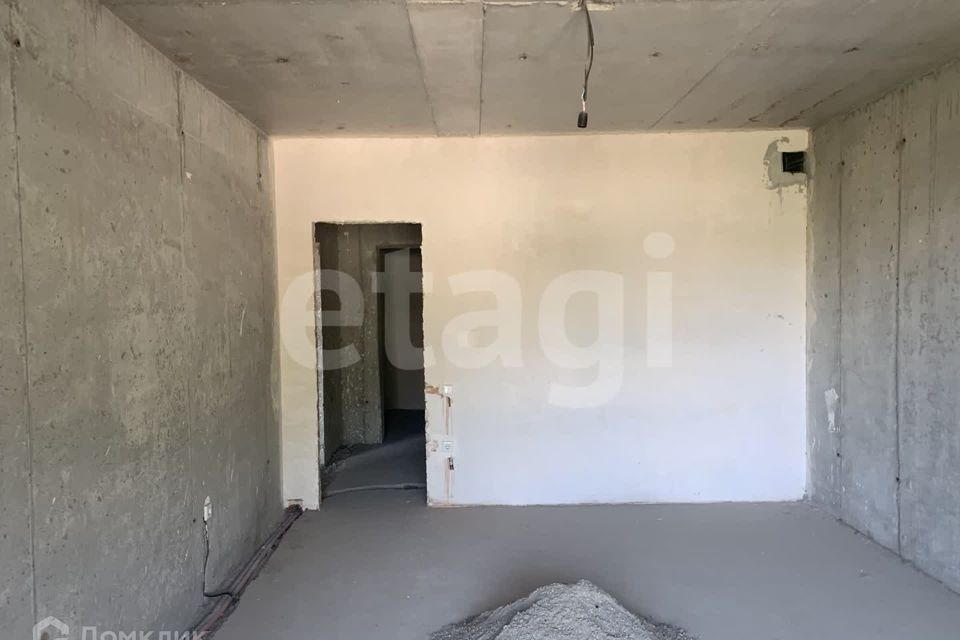Продаётся 1-комнатная квартира, 67.3 м²