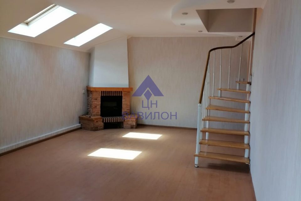 Продаётся 3-комнатная квартира, 120 м²