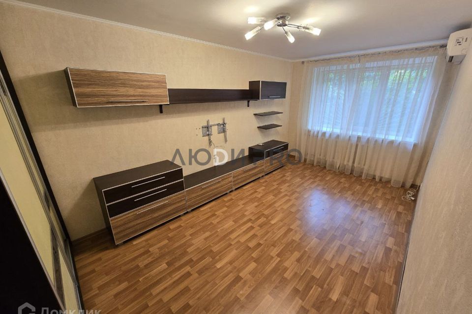 Продаётся 2-комнатная квартира, 42.7 м²