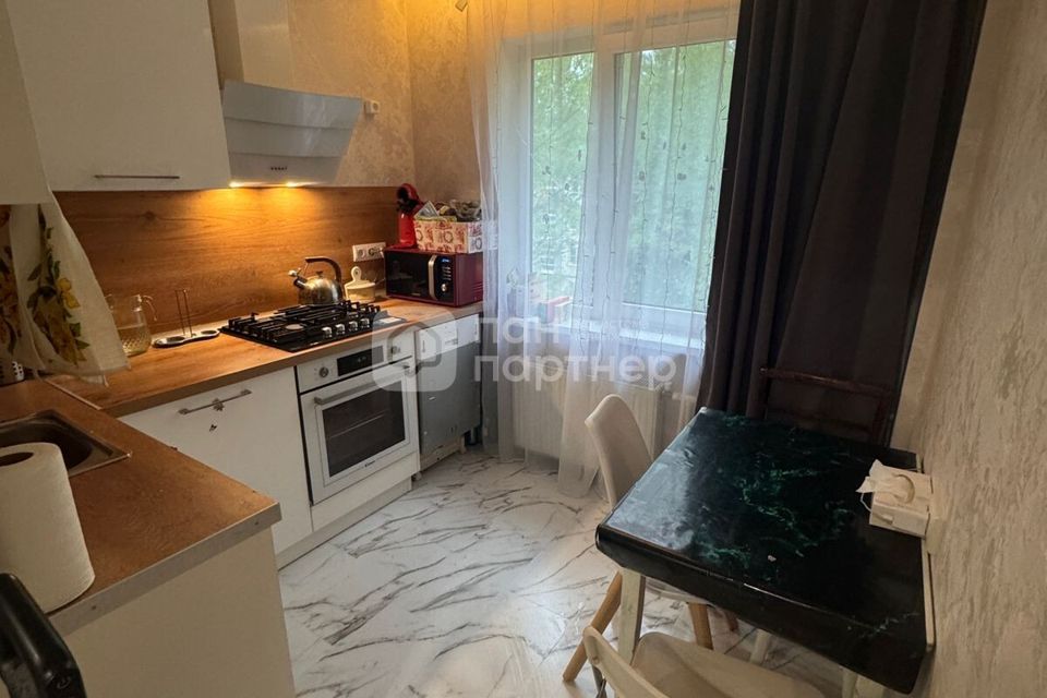 Продаётся 3-комнатная квартира, 45.8 м²