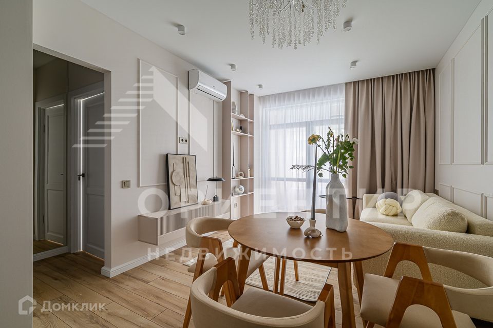 Продаётся 1-комнатная квартира, 42.2 м²
