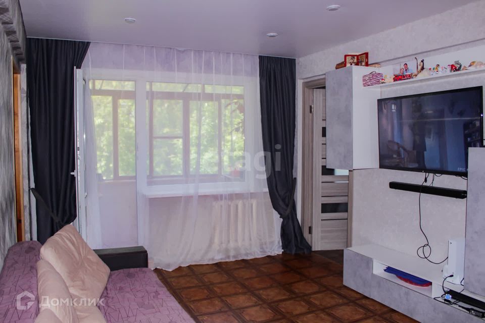 Продаётся 3-комнатная квартира, 49.5 м²