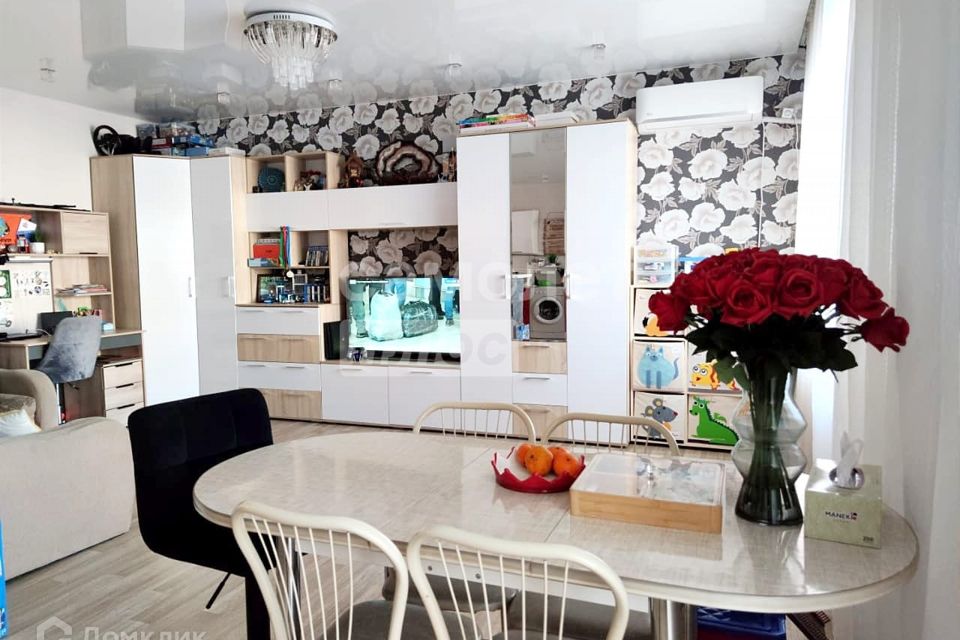 Продаётся 3-комнатная квартира, 82 м²