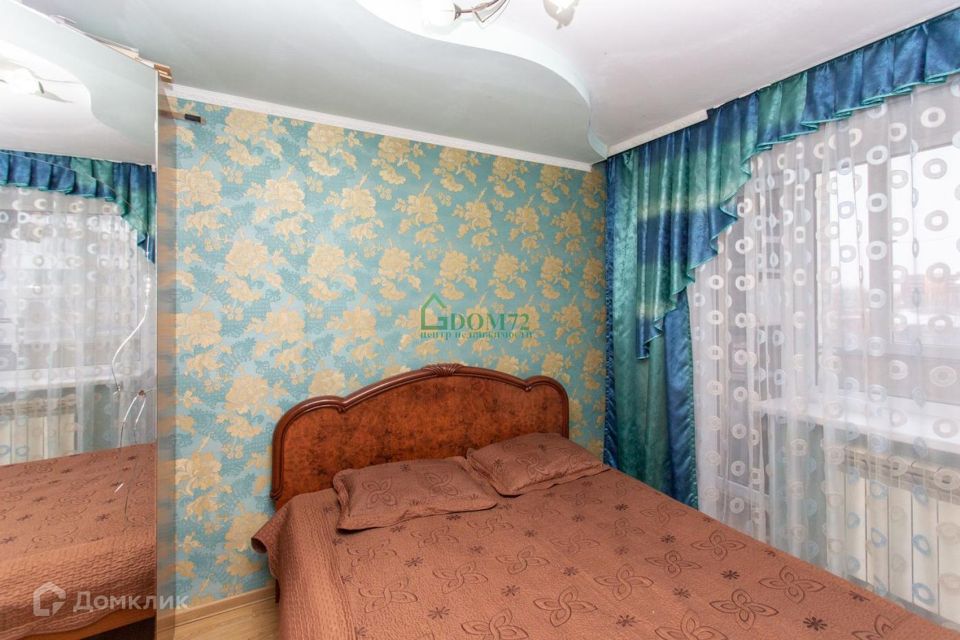 Продаётся 4-комнатная квартира, 60.9 м²