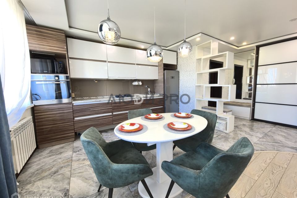 Продаётся 3-комнатная квартира, 60.7 м²