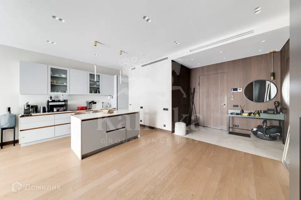 Продаётся 2-комнатная квартира, 83.2 м²