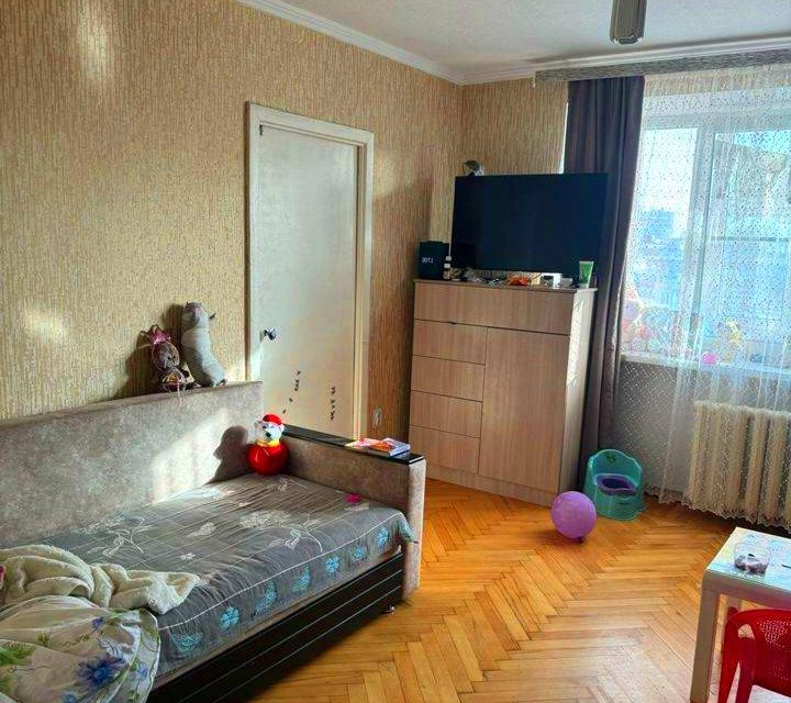 Продаётся 3-комнатная квартира, 56.7 м²