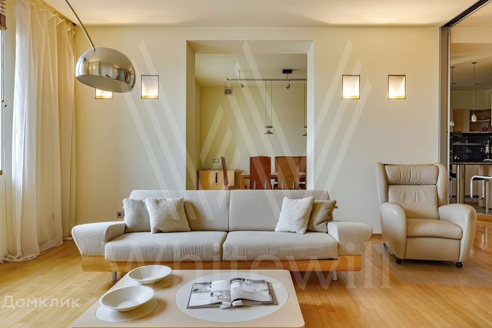Продаётся 4-комнатная квартира, 142.5 м²