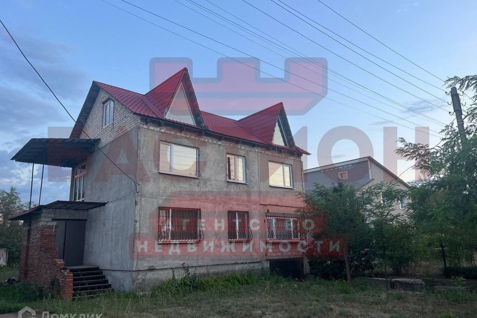 Продаётся 2-этажный дом, 140 м²