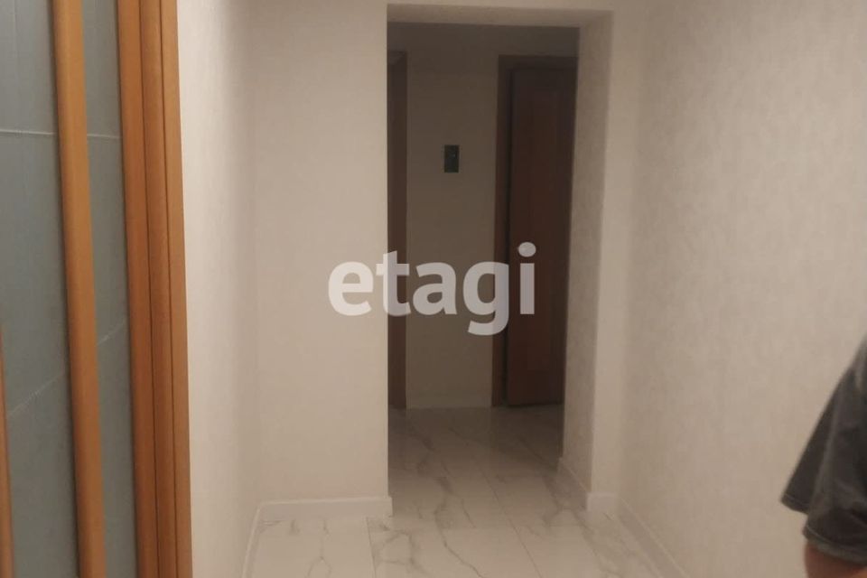 Продаётся комната в 3-комн. квартире, 62.8 м²