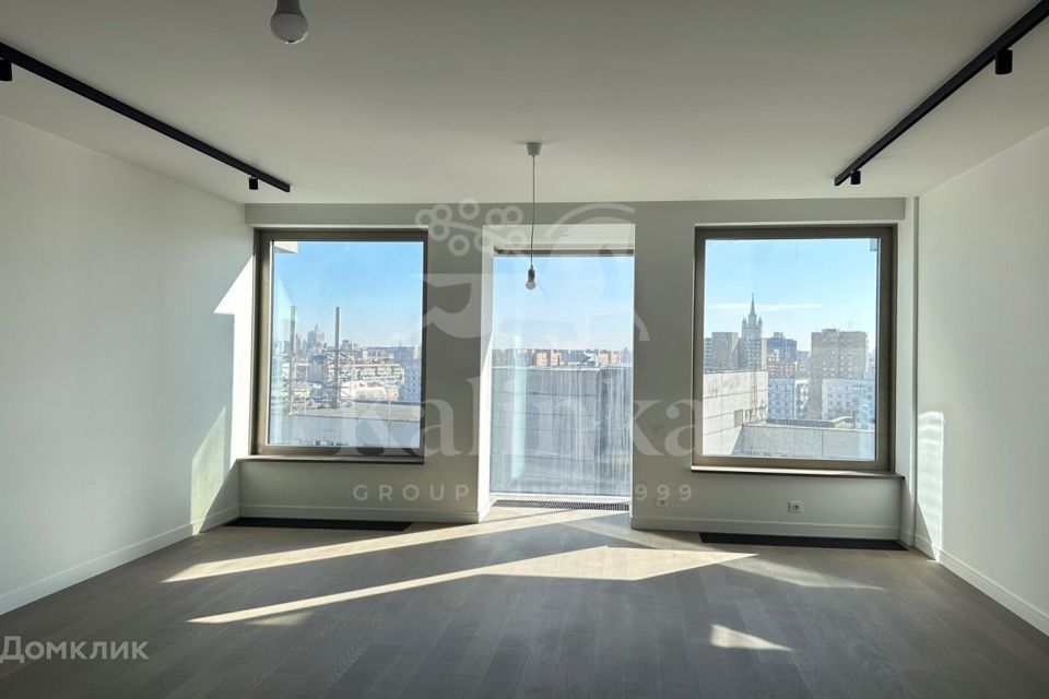 Продаётся 4-комнатная квартира, 165.35 м²