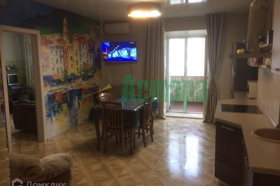 Продаётся 3-комнатная квартира, 82 м²