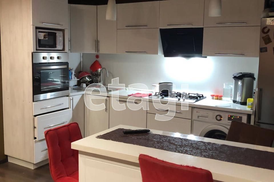 Продаётся 3-комнатная квартира, 57.6 м²