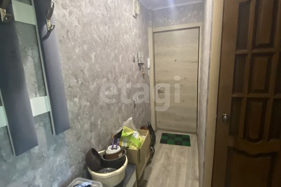 Продаётся 3-комнатная квартира, 47.9 м²