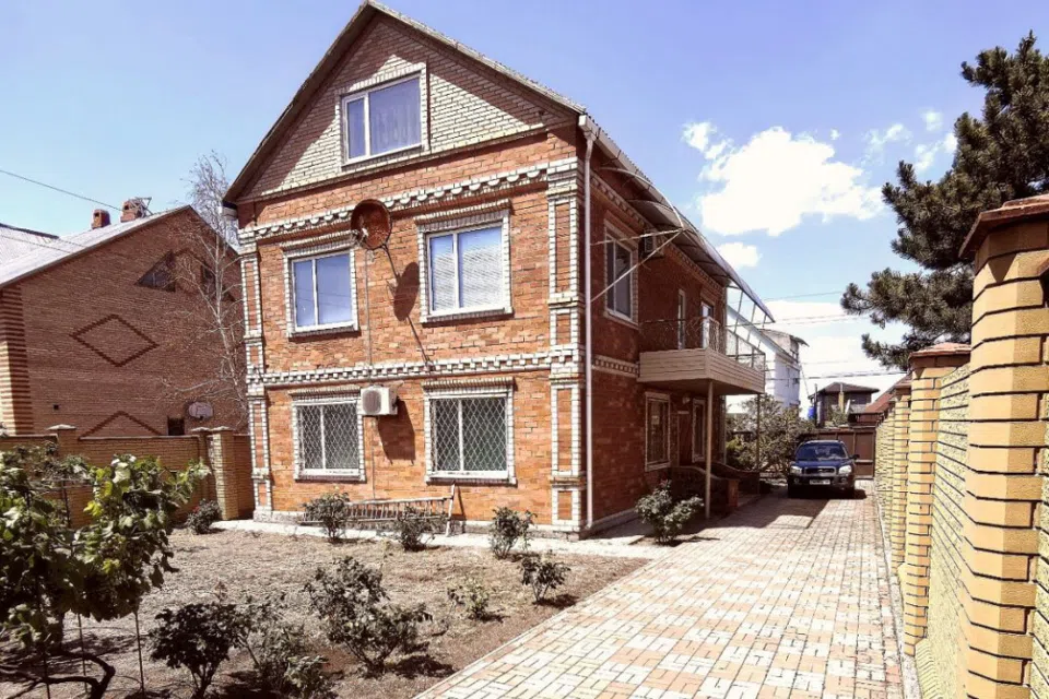 Продаётся 3-этажный дом, 213.2 м²