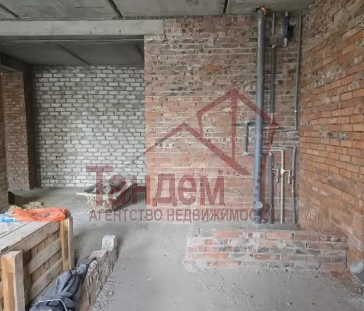 Продаётся 3-комнатная квартира, 170.4 м²