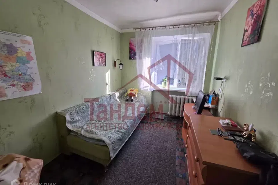 Продаётся 4-комнатная квартира, 61 м²