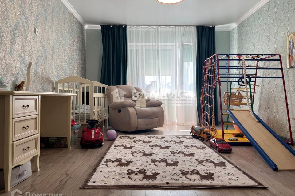 Продаётся 3-комнатная квартира, 132 м²