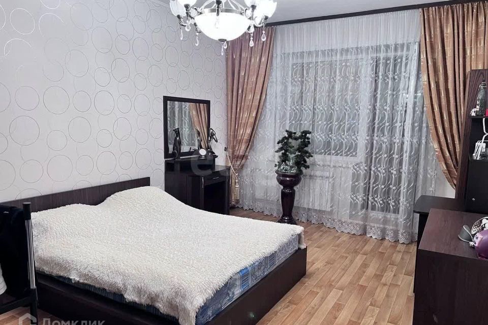 Продаётся 1-комнатная квартира, 57 м²