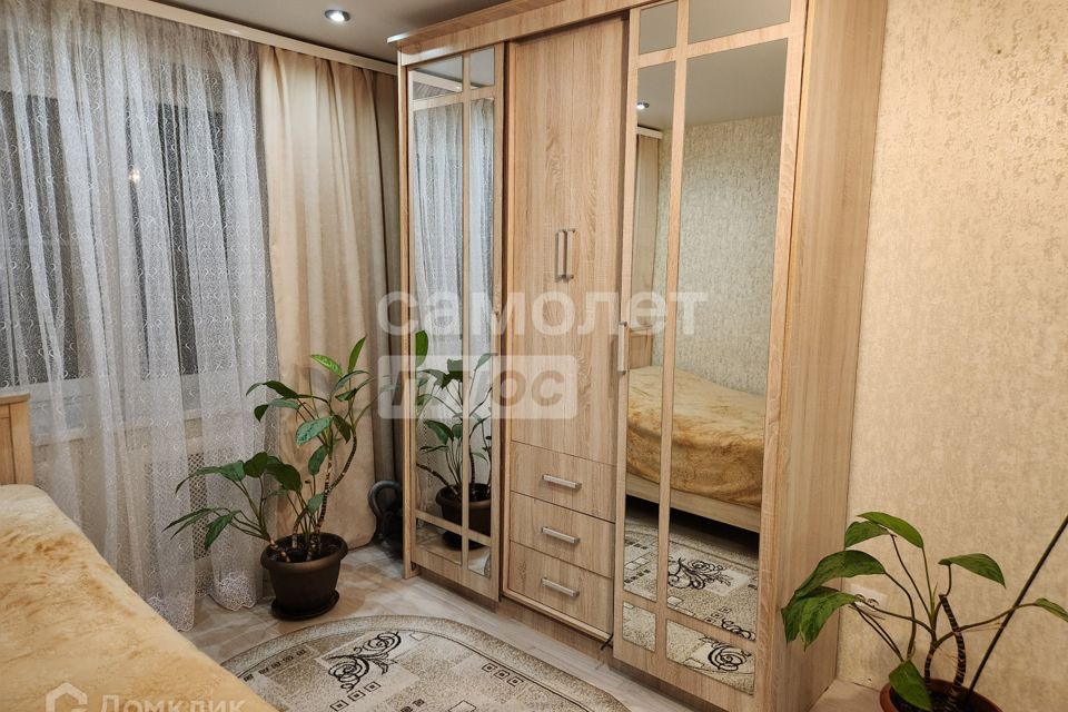 Продаётся 4-комнатная квартира, 135 м²