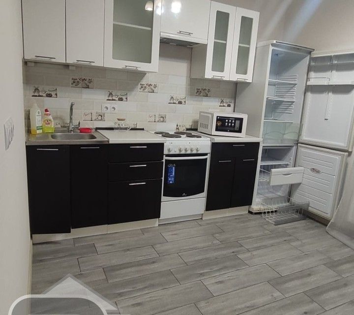 Продаётся 1-комнатная квартира, 43.3 м²