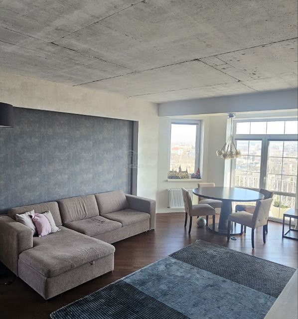 Продаётся 3-комнатная квартира, 86 м²