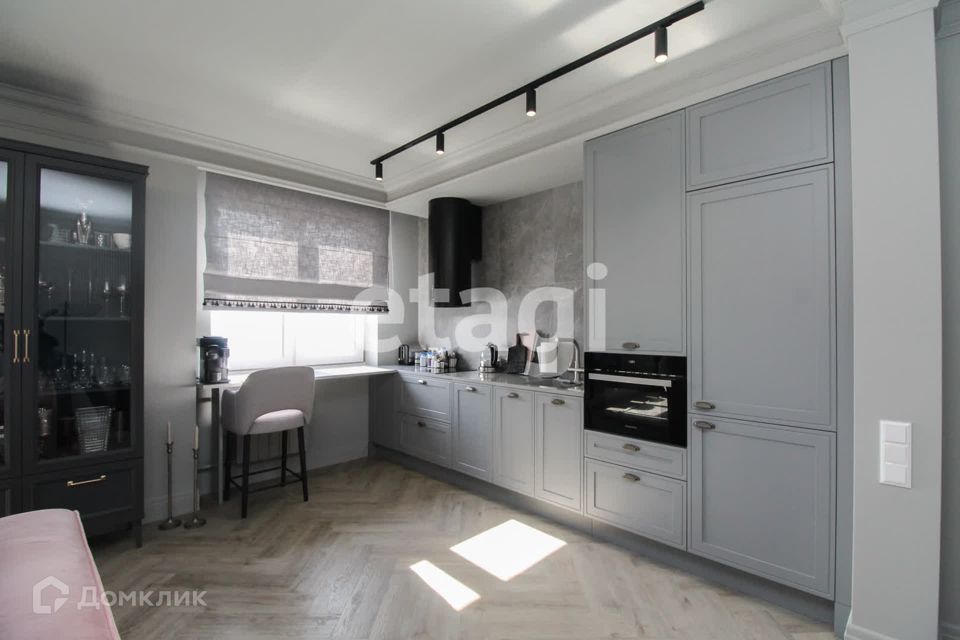 Продаётся 2-комнатная квартира, 70.7 м²