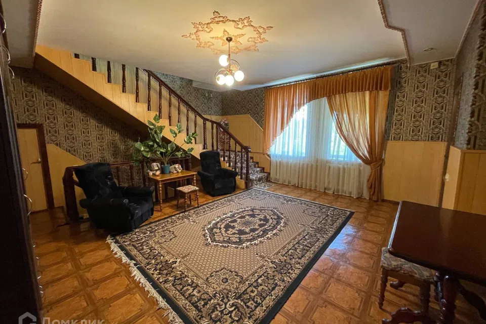 Продаётся 2-этажный дом, 660 м²