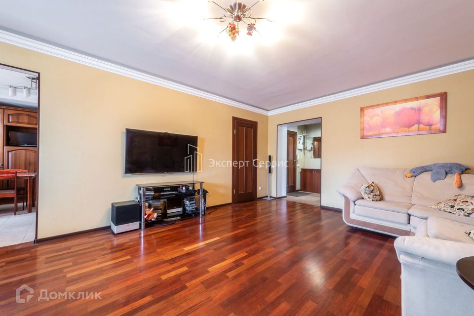 Продаётся 3-комнатная квартира, 111.9 м²