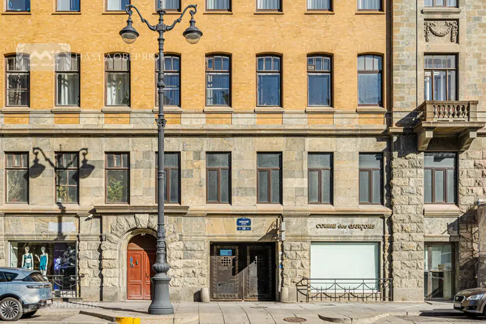 Продаётся 6-комнатная квартира, 151.3 м²