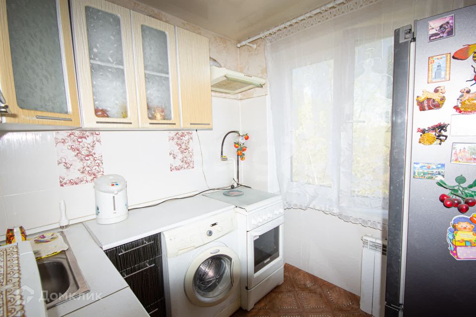 Продаётся 4-комнатная квартира, 62.4 м²