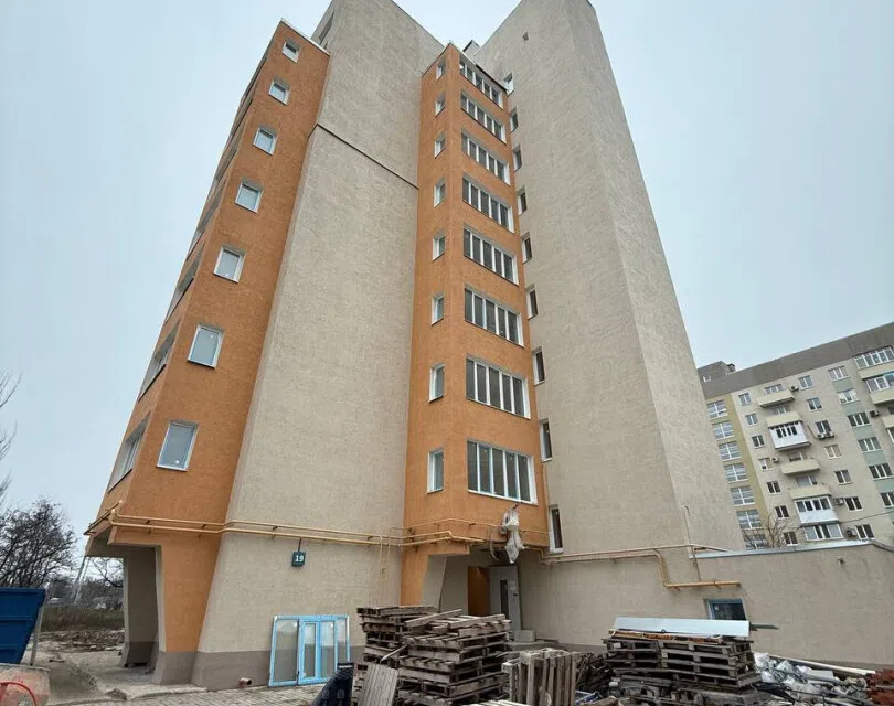 Продаётся 3-комнатная квартира, 144.8 м²