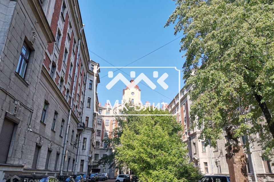 Продаётся 3-комнатная квартира, 160 м²