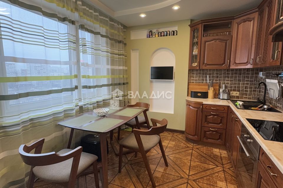 Продаётся 3-комнатная квартира, 76.7 м²