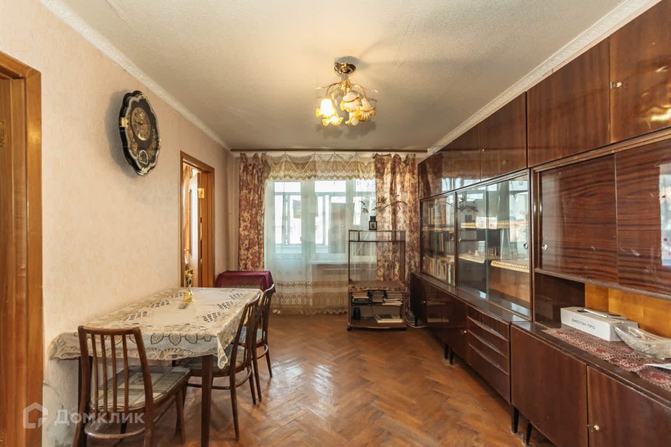 Продаётся 4-комнатная квартира, 61.5 м²