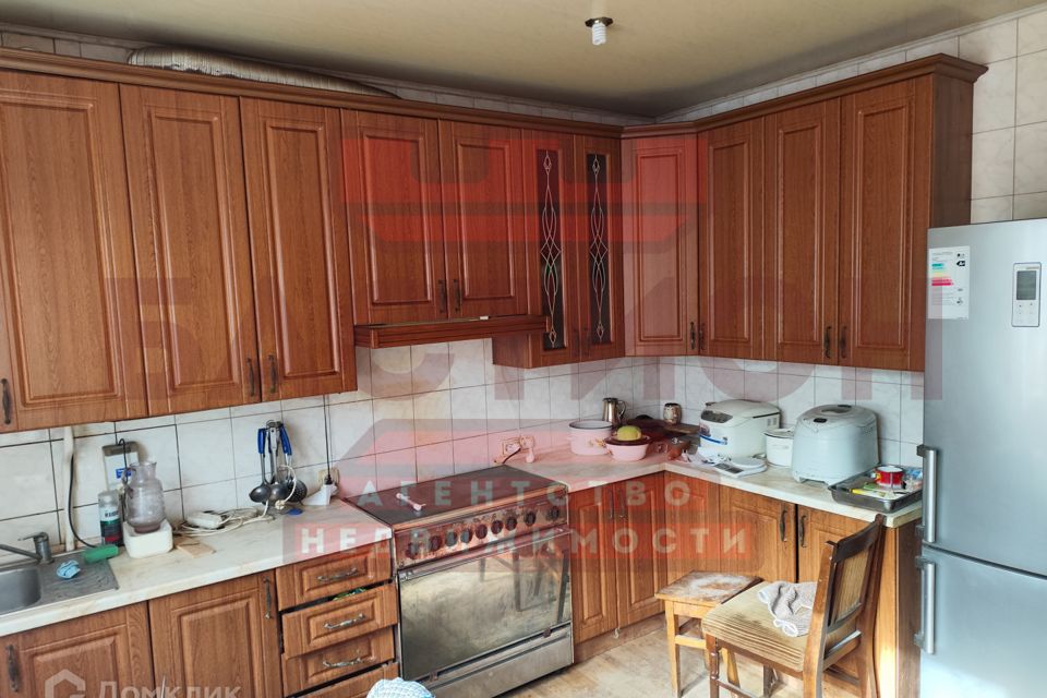 Продаётся 3-этажный дом, 360 м²