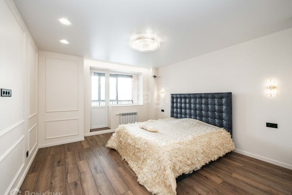 Продаётся 3-комнатная квартира, 140 м²