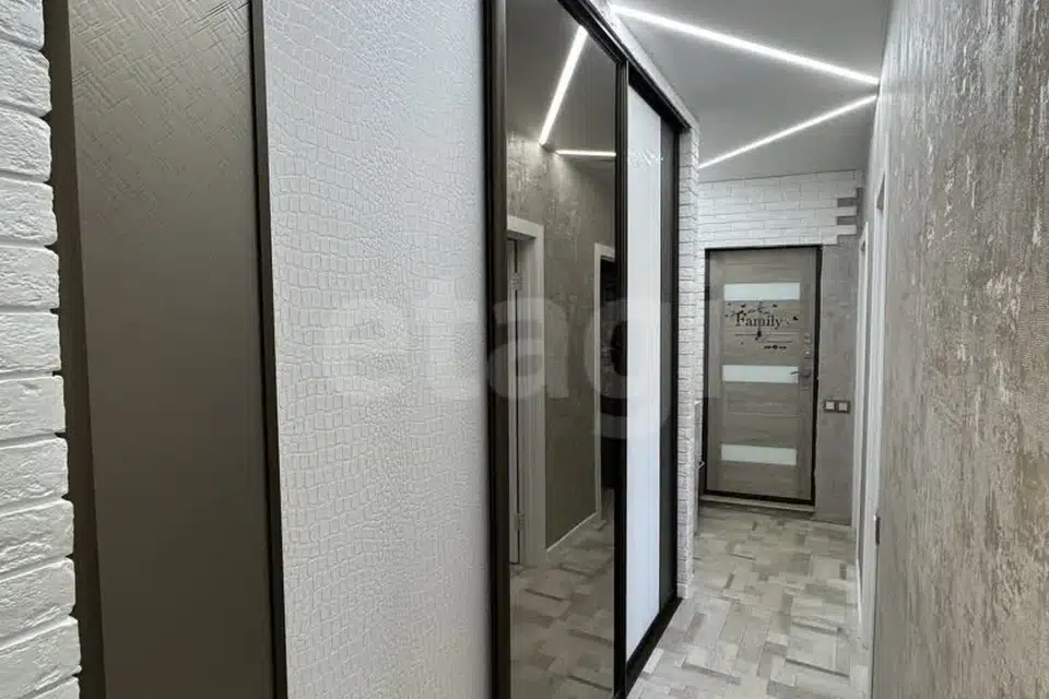 Продаётся 3-комнатная квартира, 66.1 м²