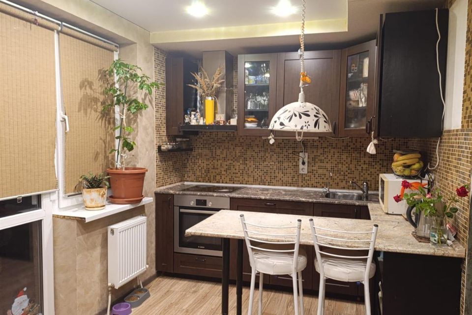 Продаётся 2-комнатная квартира, 55.6 м²