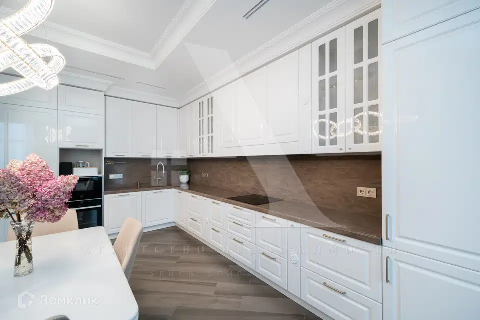 Продаётся 4-комнатная квартира, 128 м²