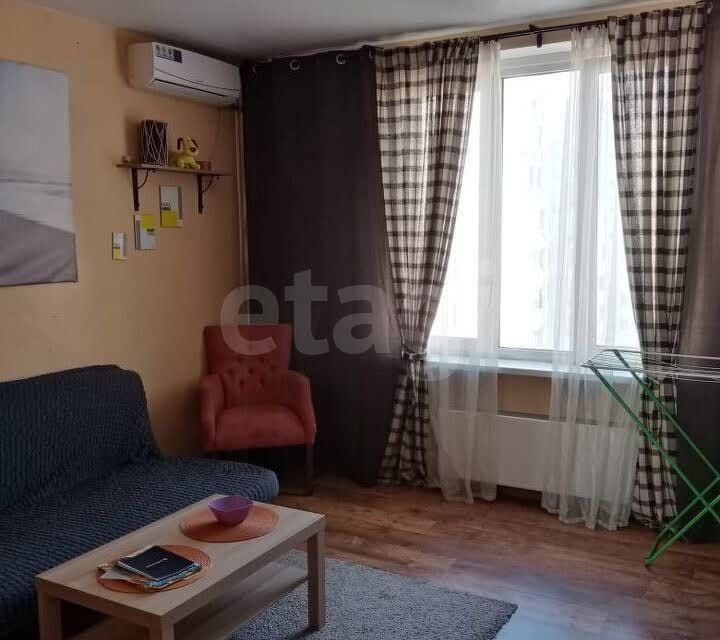 Продаётся 1-комнатная квартира, 35.8 м²