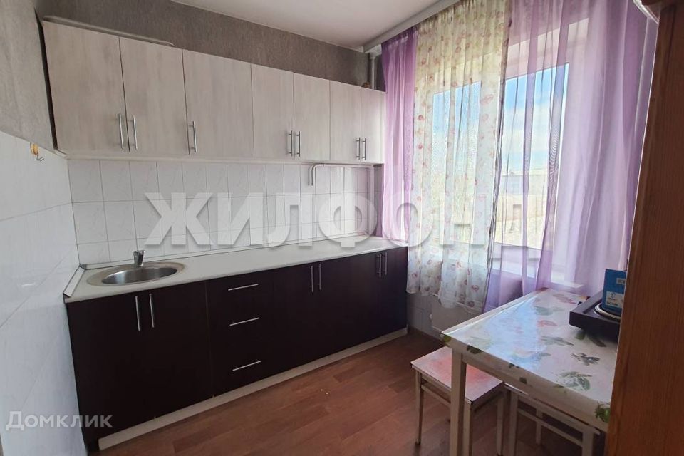 Продаётся 4-комнатная квартира, 61.3 м²