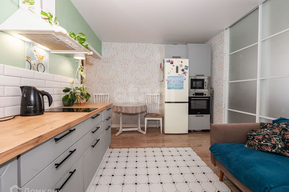 Продаётся 1-комнатная квартира, 64.1 м²