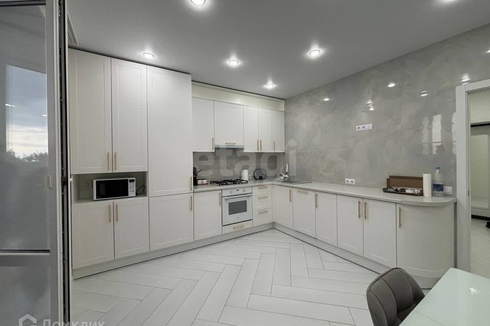 Сдаётся 2-комнатная квартира, 68 м²