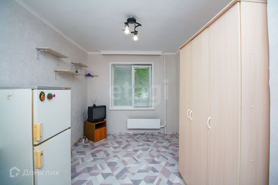 Продаётся комната в 1-комн. квартире, 11.8 м²