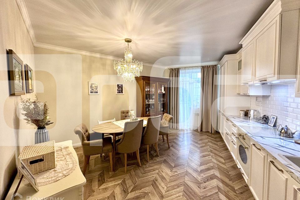 Продаётся 3-комнатная квартира, 115.5 м²